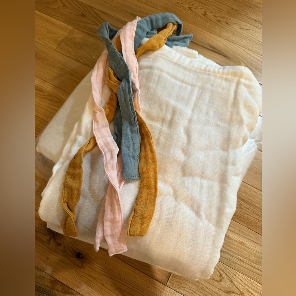 Crate and Kids. 44 x 84inch. White Tie Organic Muslin Curtain Panels (2)